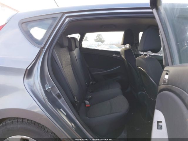 Hyundai ACCENT Gs Image 4