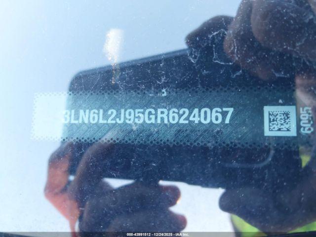 Lincoln MKZ Image 11