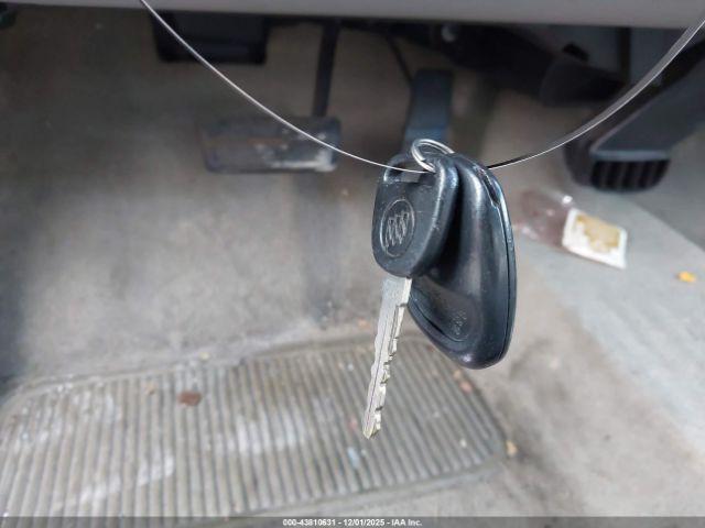 Buick LeSabre Custom Image 7