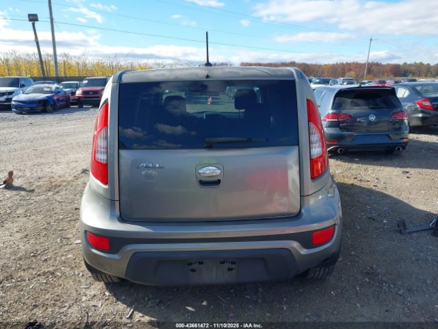 Kia Soul + Image 13