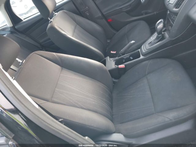 Ford Focus S Image 12