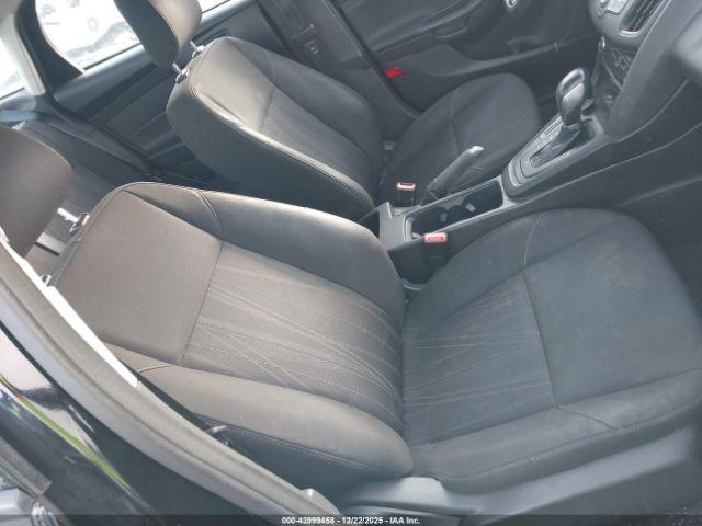 Ford Focus S Image 12