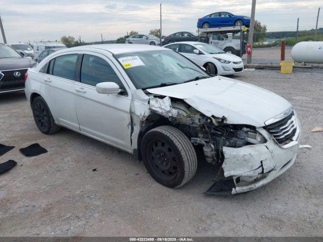  Salvage Chrysler 200
