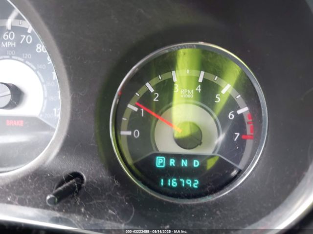 Chrysler 200 Lx Image 12