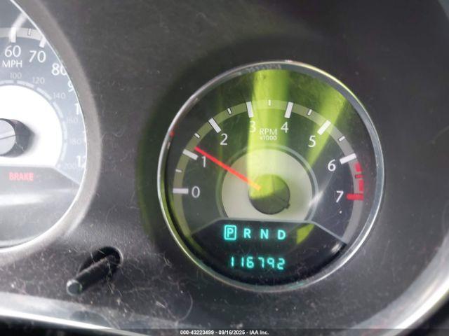 Chrysler 200 Lx Image 12