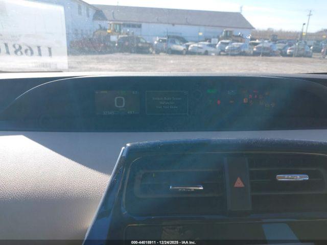 Toyota Prius Xle Awd-e Image 13