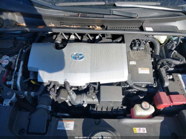 Toyota Prius Xle Awd-e Image 12