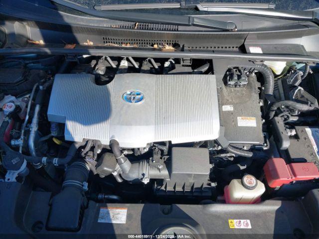 Toyota Prius Xle Awd-e Image 12