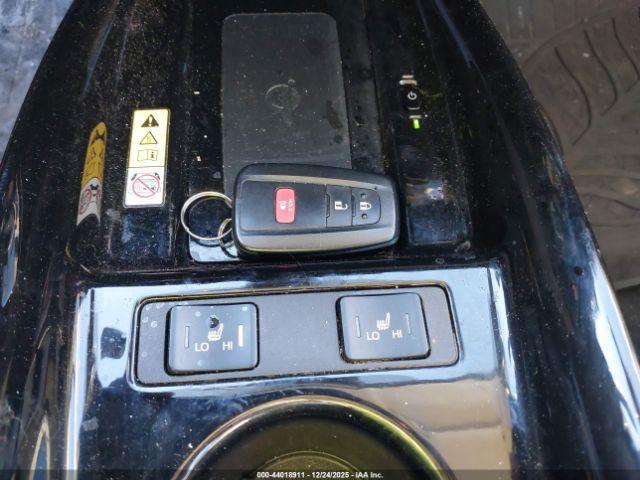 Toyota Prius Xle Awd-e Image 11