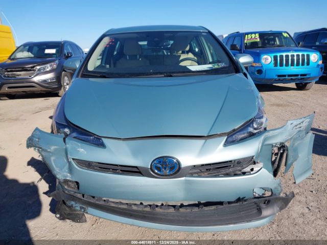 Toyota Prius Xle Awd-e Image 15