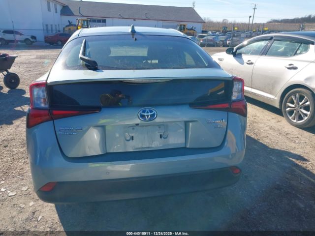 Toyota Prius Xle Awd-e Image 14