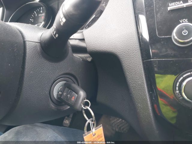 Nissan Rogue S Image 10