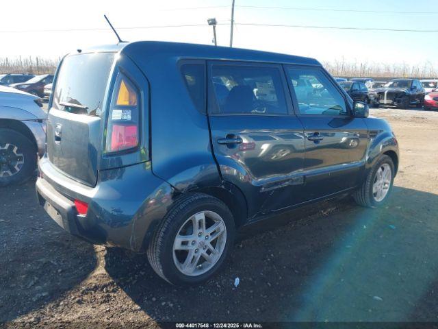 Kia Soul + Image 12