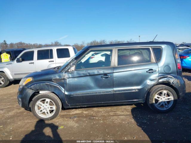 Kia Soul + Image 11
