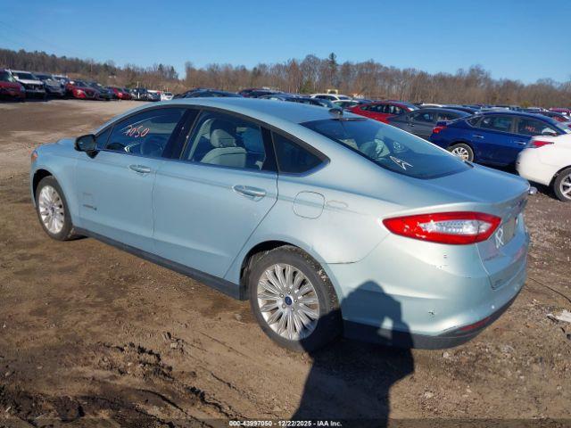 Ford Fusion S Image 16
