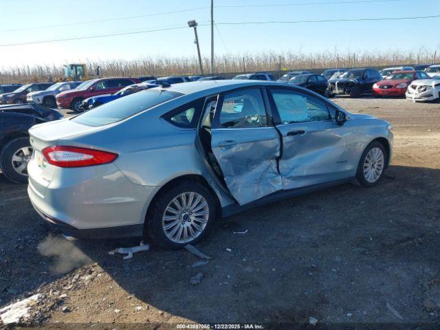 Ford Fusion S Image 3