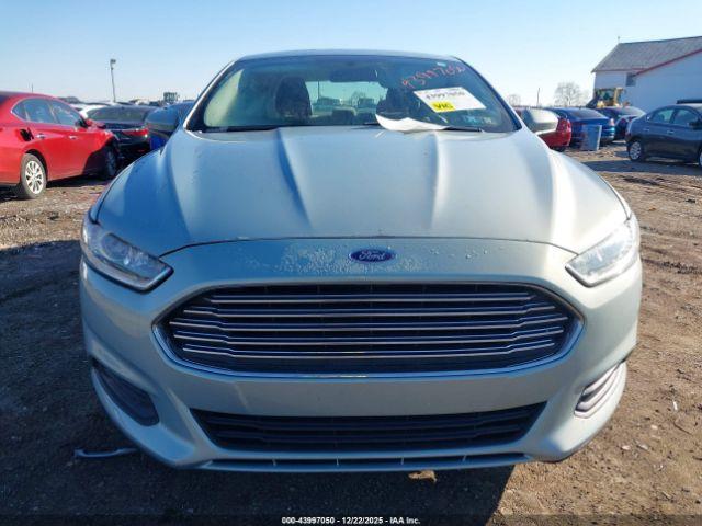 Ford Fusion S Image 8