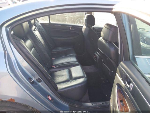 Hyundai Genesis 4.6 Image 6