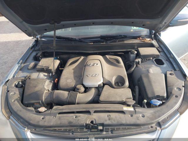 Hyundai Genesis 4.6 Image 8