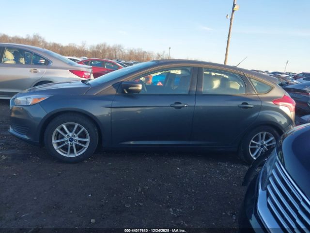 Ford Focus Se Image 12