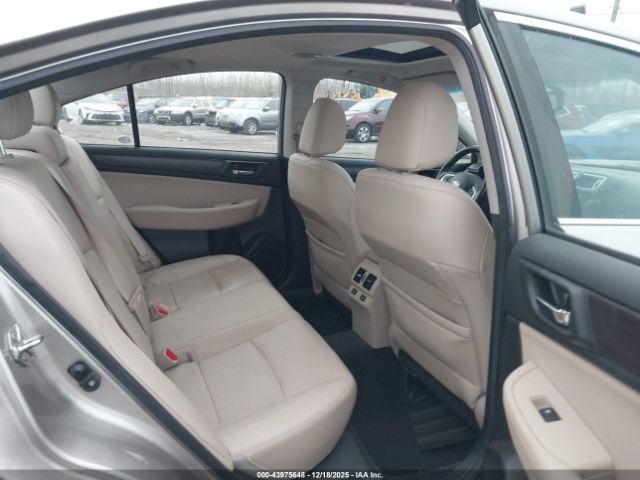 Subaru Legacy 2.5i Limited Image 2