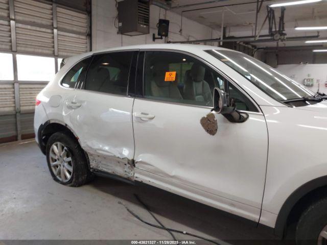 Porsche Cayenne Image 5