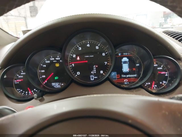 Porsche Cayenne Image 12