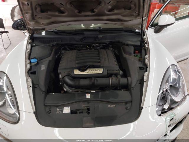 Porsche Cayenne Image 2