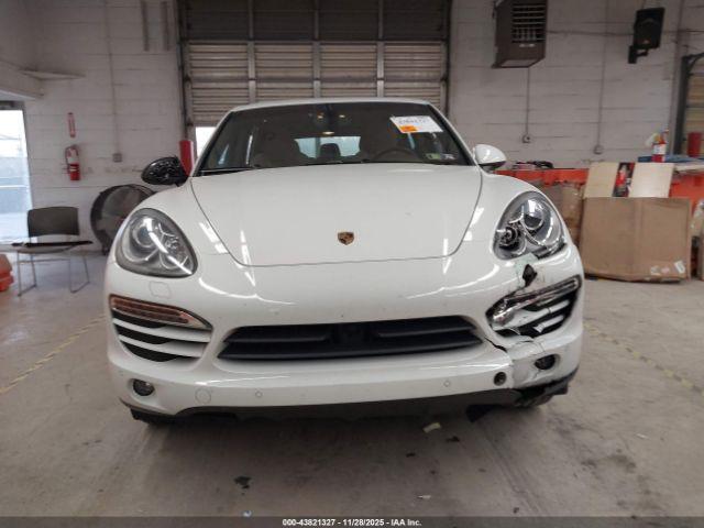 Porsche Cayenne Image 15