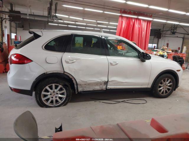 Porsche Cayenne Image 9