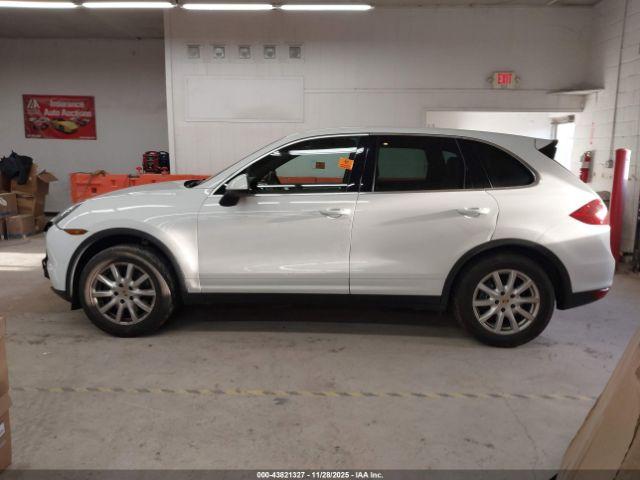 Porsche Cayenne Image 14