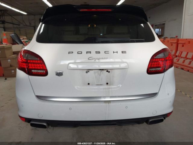 Porsche Cayenne Image 13