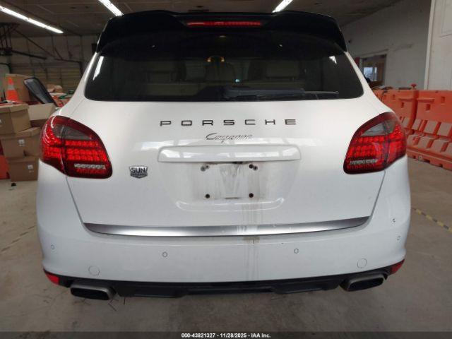 Porsche Cayenne Image 13