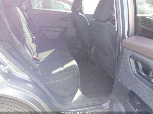 Nissan Rogue S Intelligent Awd Image 2