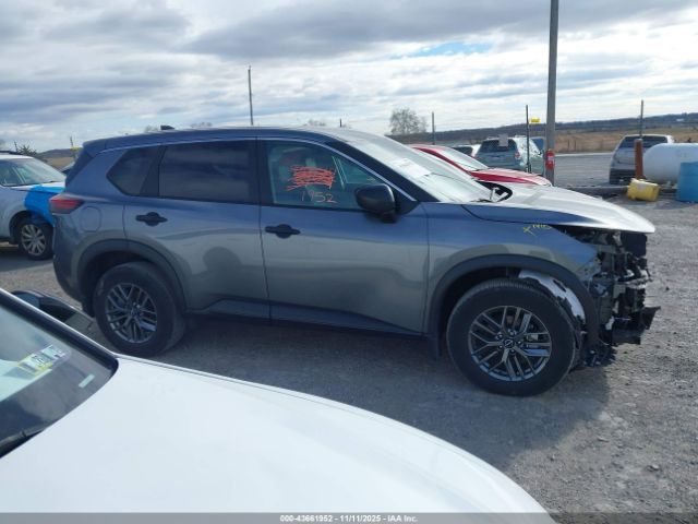 Nissan Rogue S Intelligent Awd Image 6