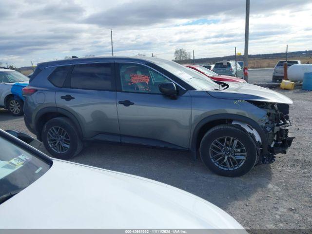 Nissan Rogue S Intelligent Awd Image 6