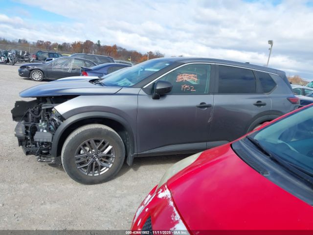 Nissan Rogue S Intelligent Awd Image 16