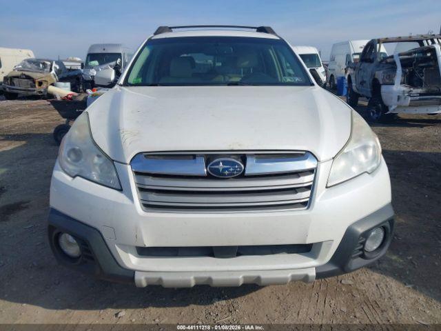 Subaru Outback 2.5i Limited Image 10