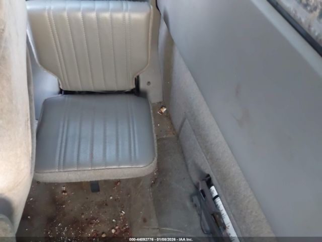 Chevrolet S-10 Ls Image 8