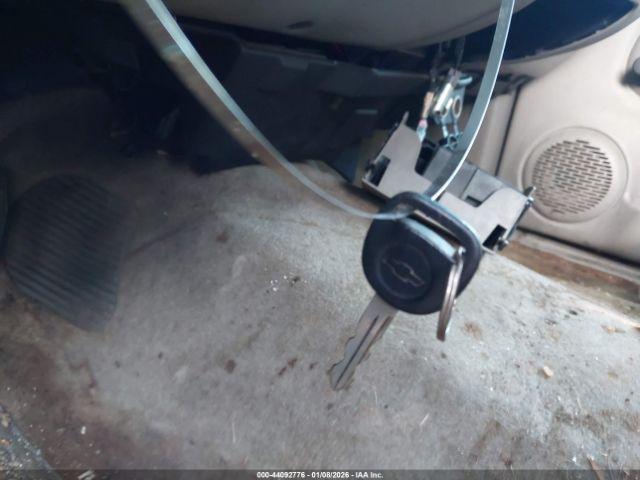 Chevrolet S-10 Ls Image 2