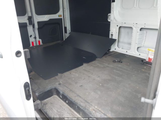 Ford Transit Image 3