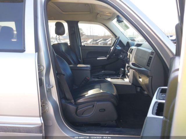 Jeep Liberty Limited Image 16