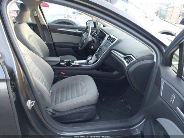 Ford Fusion S Image 3