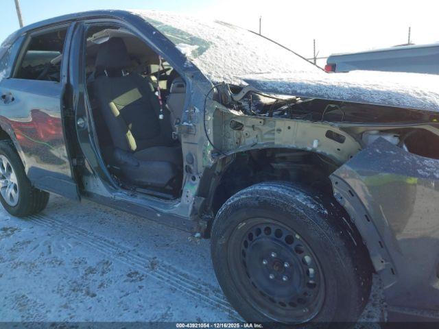 Toyota RAV4 Le Image 5