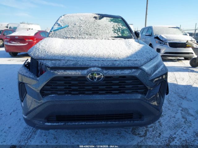 Toyota RAV4 Le Image 12