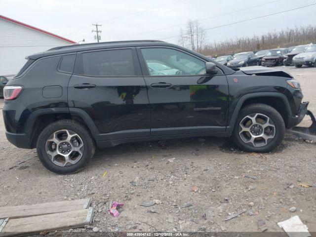 Jeep Compass Trailhawk 4x4 Image 12