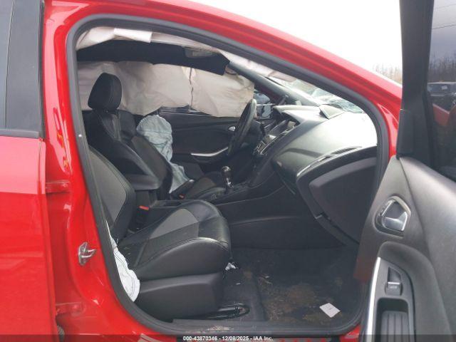 Ford Focus St Image 9