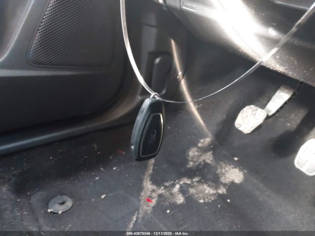 Ford Focus St Image 11