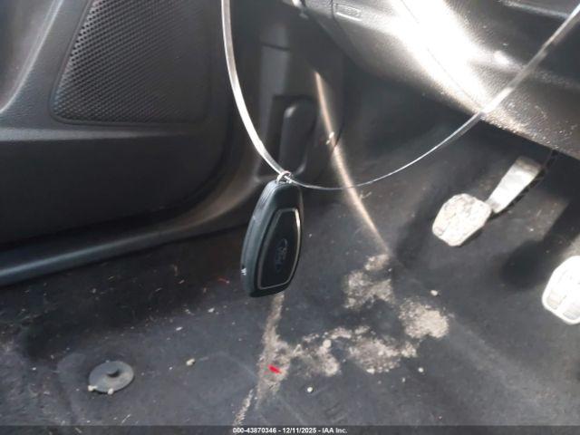 Ford Focus St Image 11