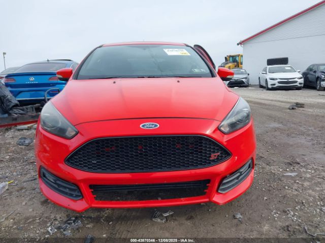 Ford Focus St Image 14